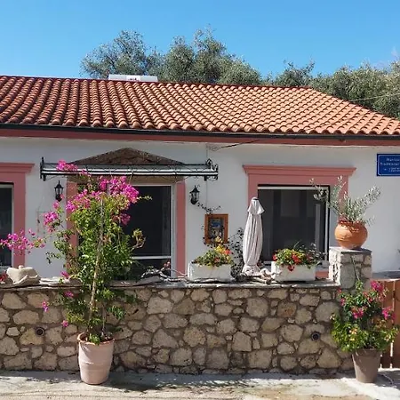 Mantzaros Country House
